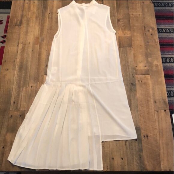 OAK NYC 'LA MIRADA' ASYMMETRICAL KNIFE PLEAT BUTTON FRONT SLEEVELESS SHIRT DRESS - Picture 4 of 7